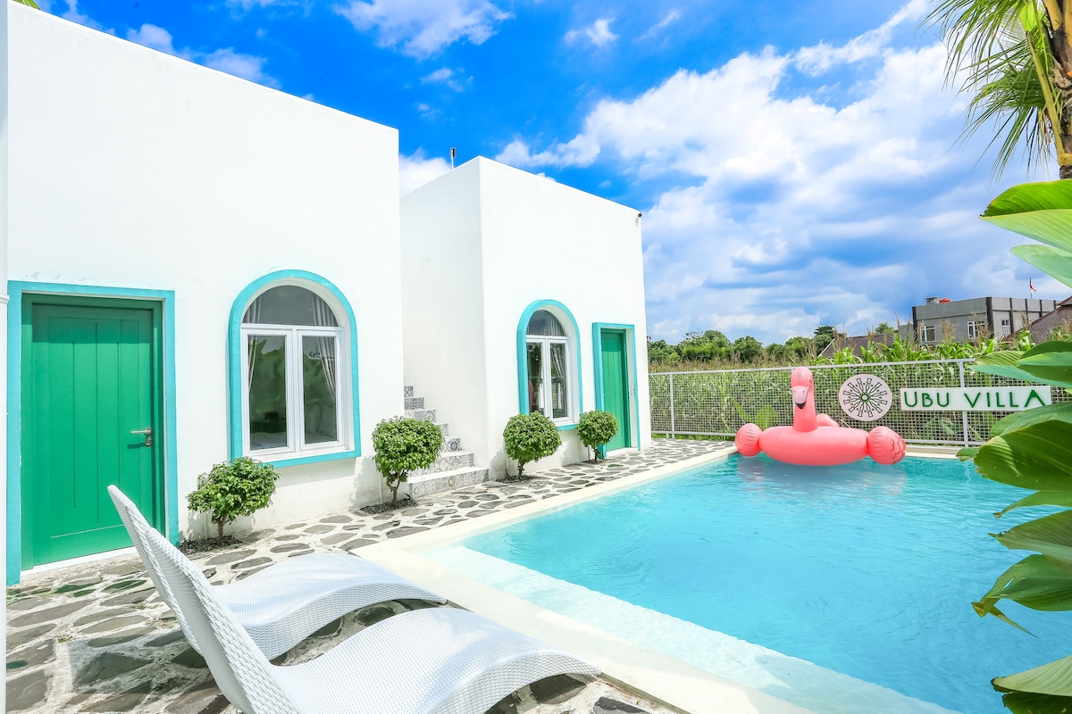 4 Bedrooms Villa with Santorini Design