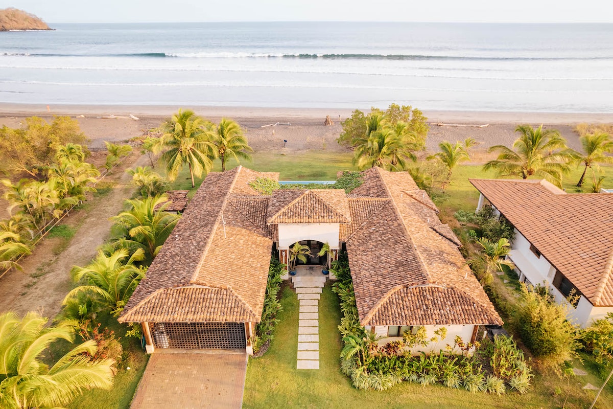 Beautiful Home Directly on Playa Venao Sleeps 8-10