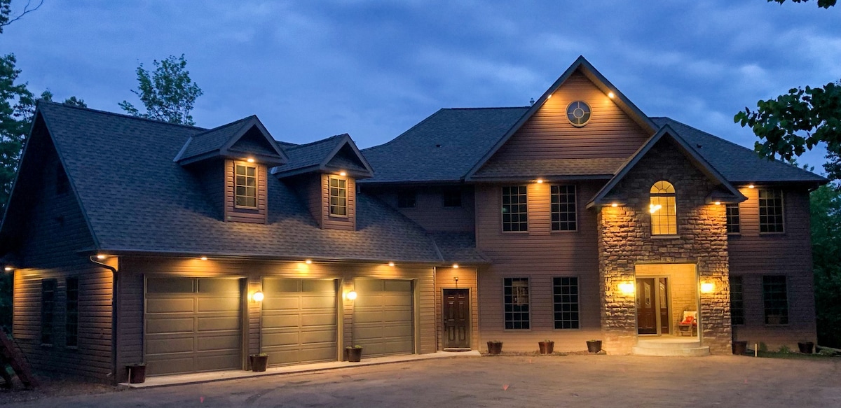 Massive Lakefront Cabin in Pillsbury Forest