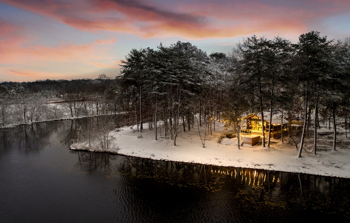 The Coalmont Cabin - Waterfront Retreat