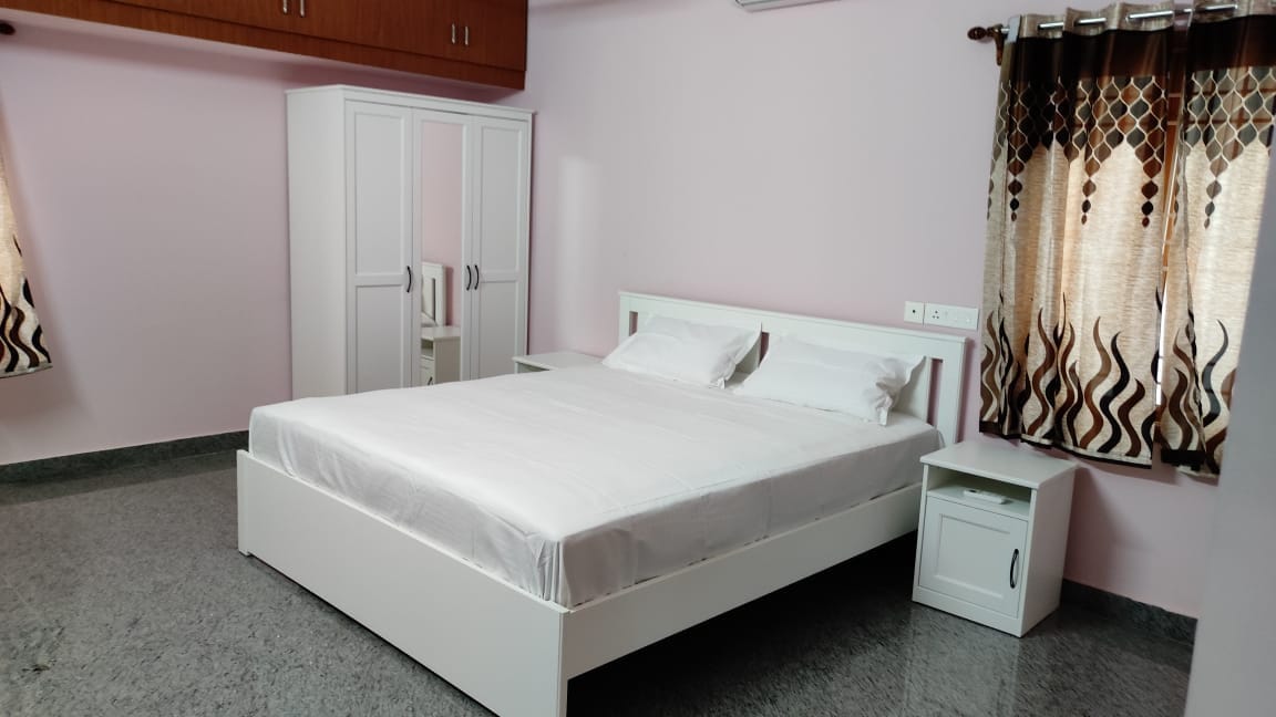 Selvi Apartment (with 3 bedrooms and 3 bathrooms)