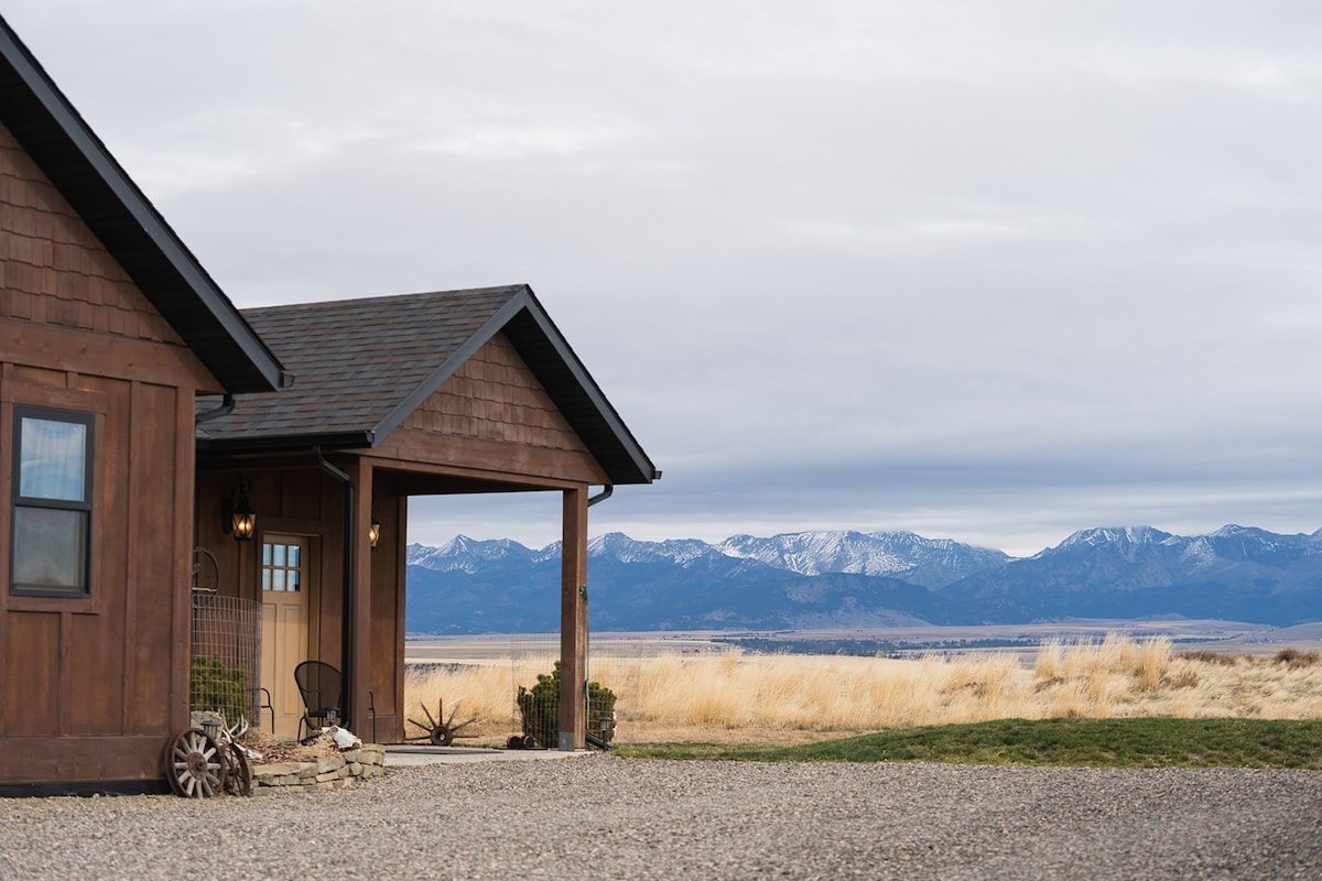 Crazy Mountain Lodge - YOUR ADVENTURE STARTS HERE