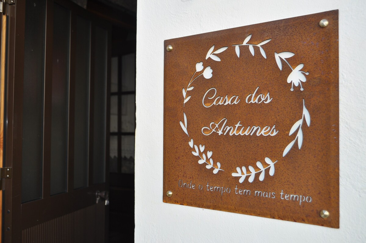 C. dos Antunes - 5* Location, Comfort, Traditional