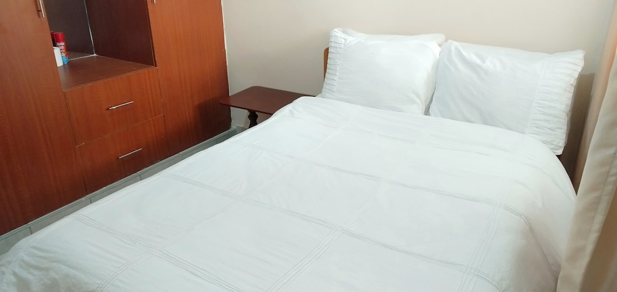 1卧室整洁的私人住宿，毗邻Nakuru镇中心。