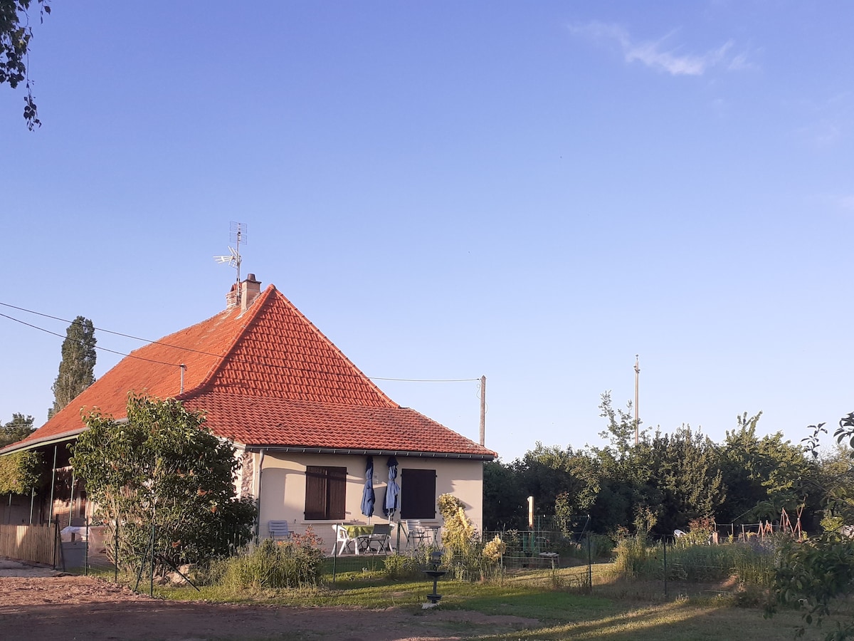 maison de vacances à la ferme en Bourgogne. 4/5 P.