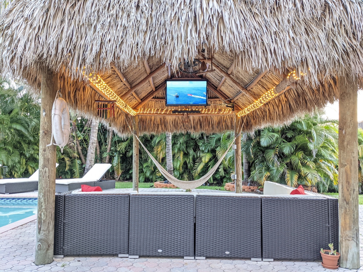 Unique Tropical Paradise! Heated Pool & Tiki Bar