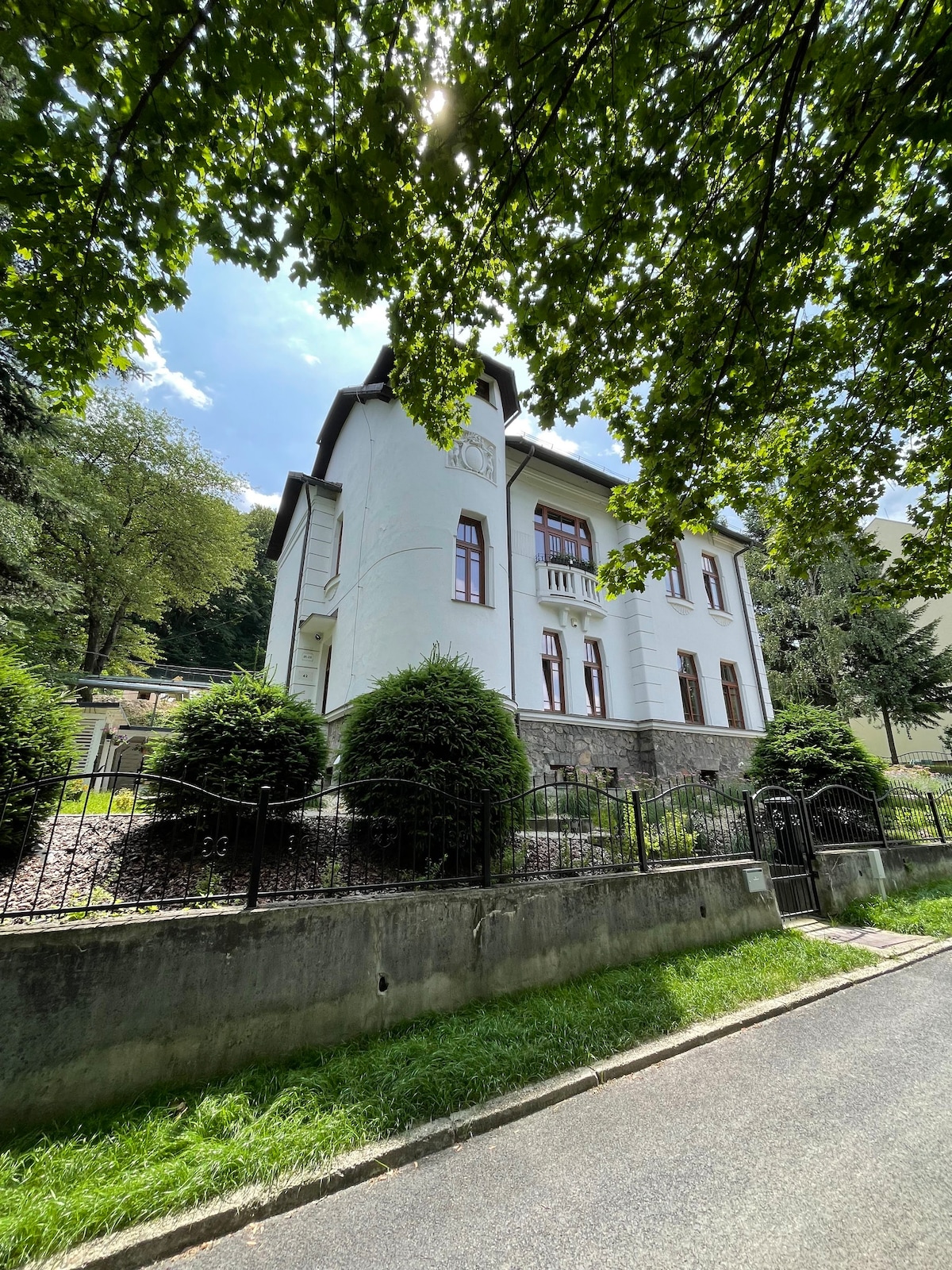 Historická vila Dom hostí na vstupe do Horehronia