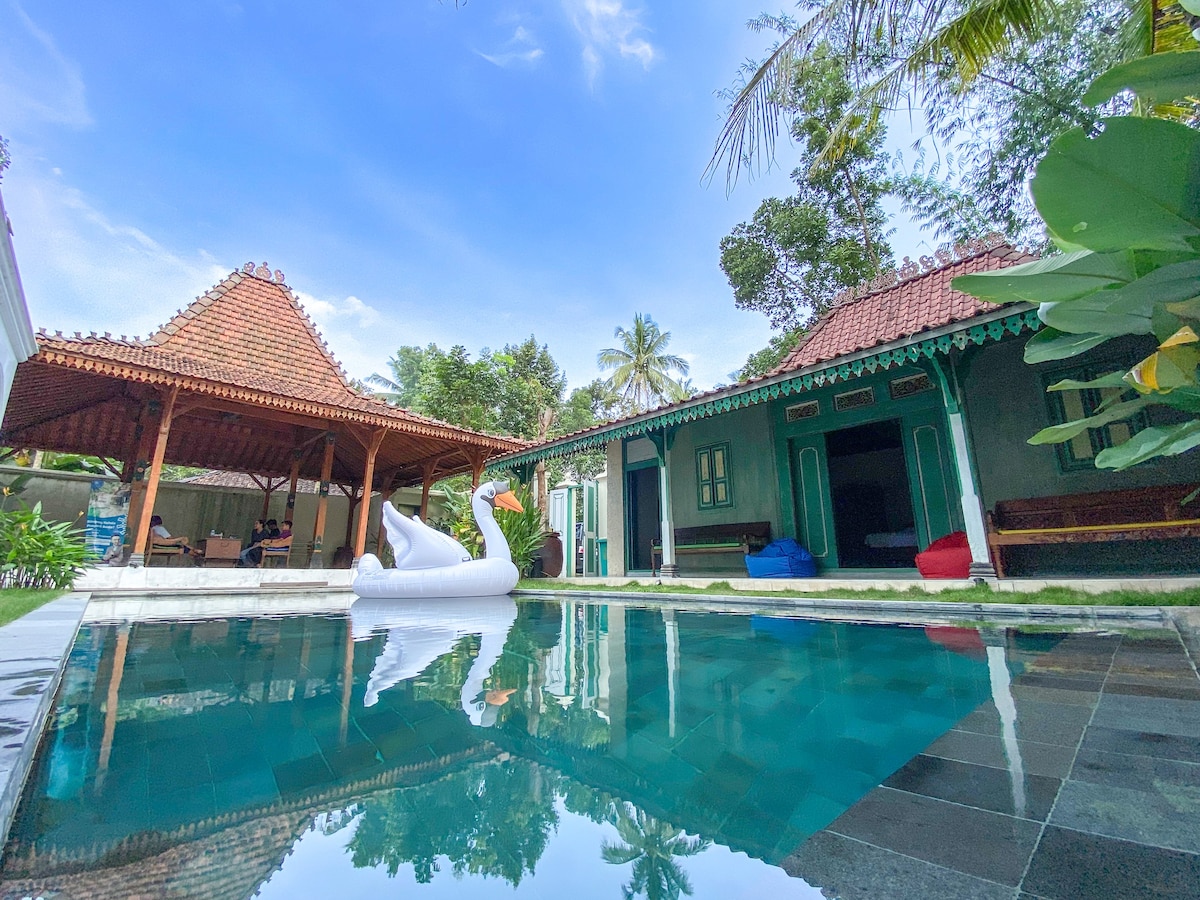 3 Bedrooms Villa Near Borobudur Temple