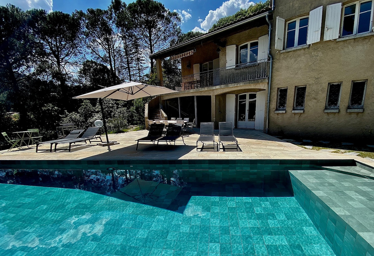 Magnifique Villa dans les pins avec piscine