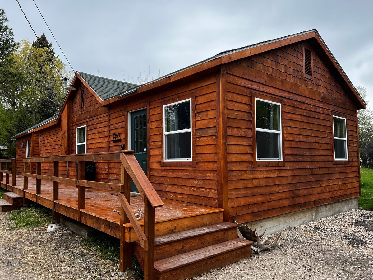 Cabin W/ Optional Bunkhouse in Story, WY