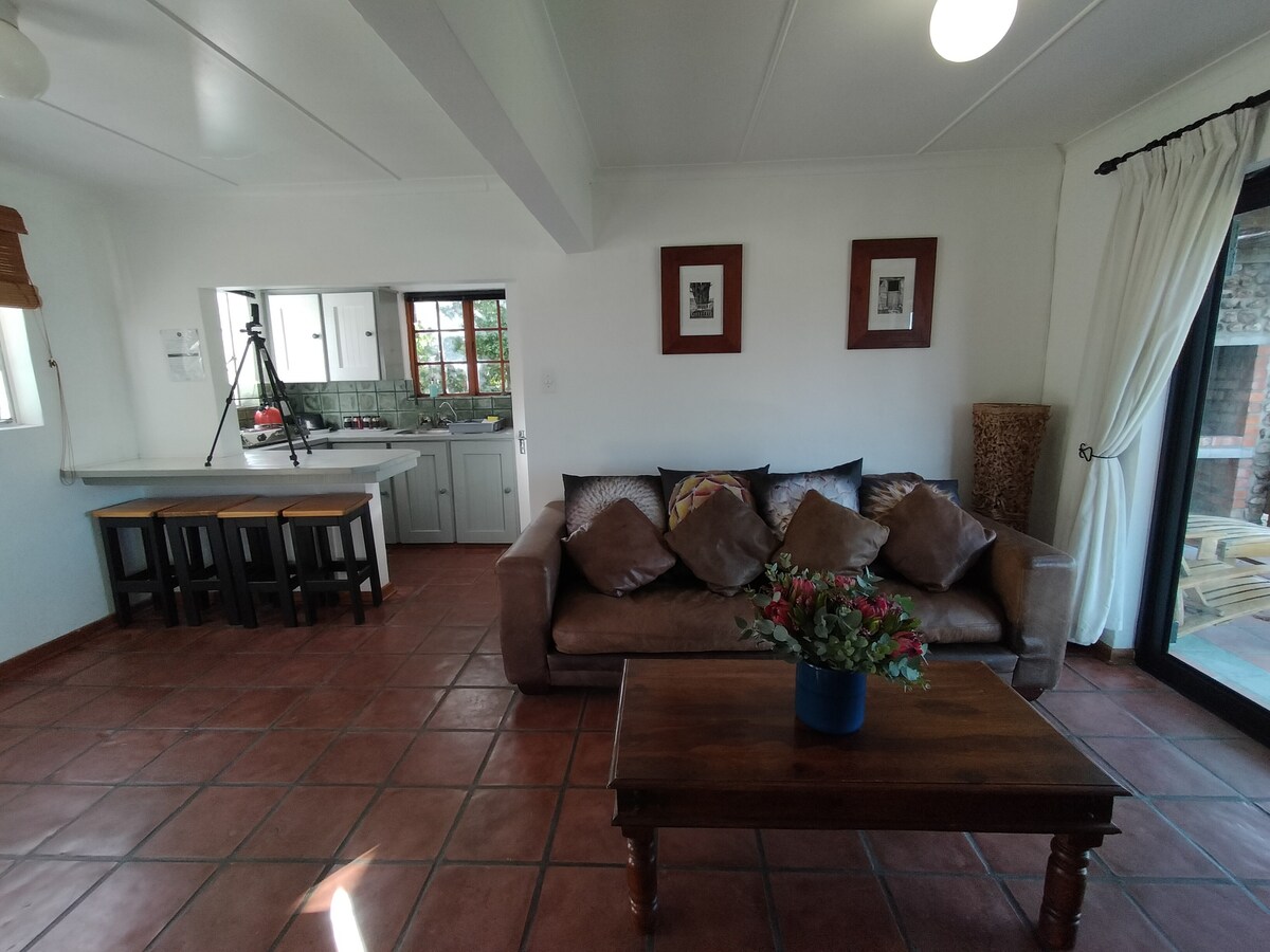 Brunia farm cottage on award winning wine farm