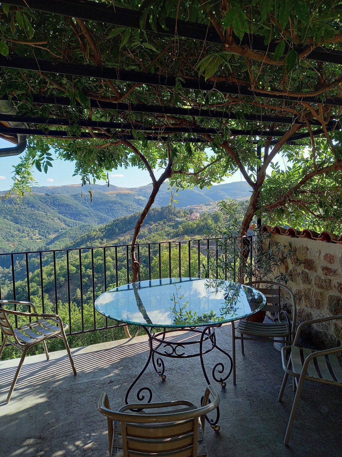 Gîte de Chapelèche "Les Glycines" 4 à 10 personnes