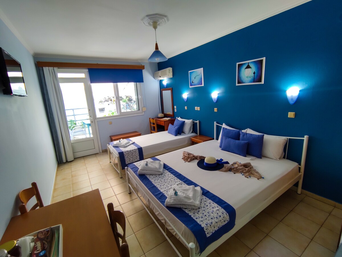 Triple Studio - 40m from Golden Beach