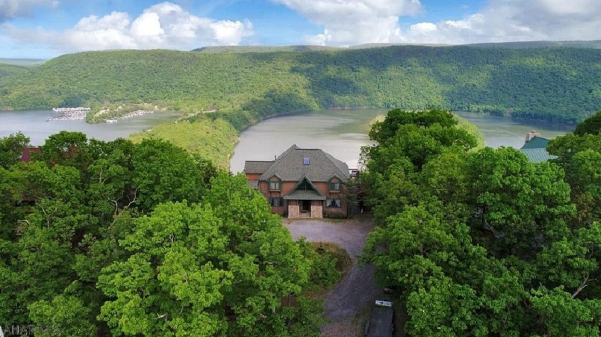 Mountain lake home-Stunning view! Hot tub/Fire pit