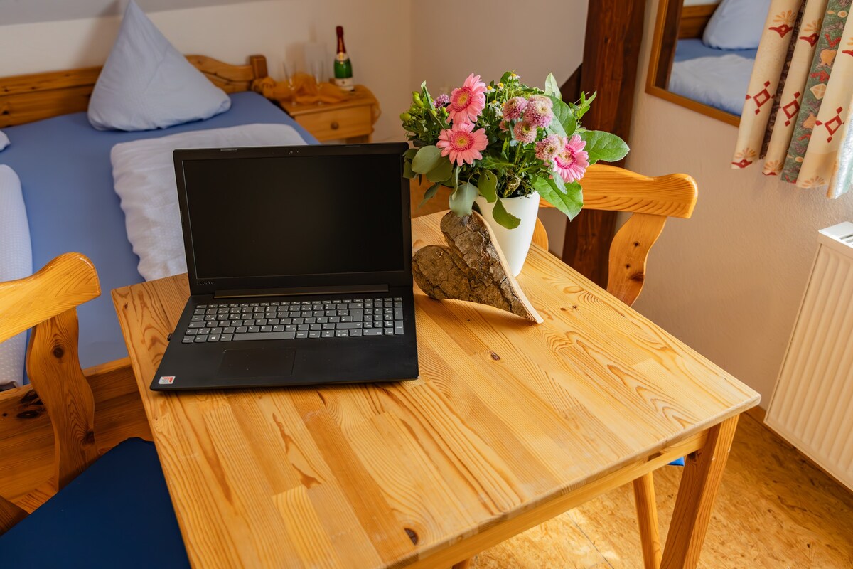 Ferienhof Hofer (Absberg), Doppelzimmer Hahnenkammsee