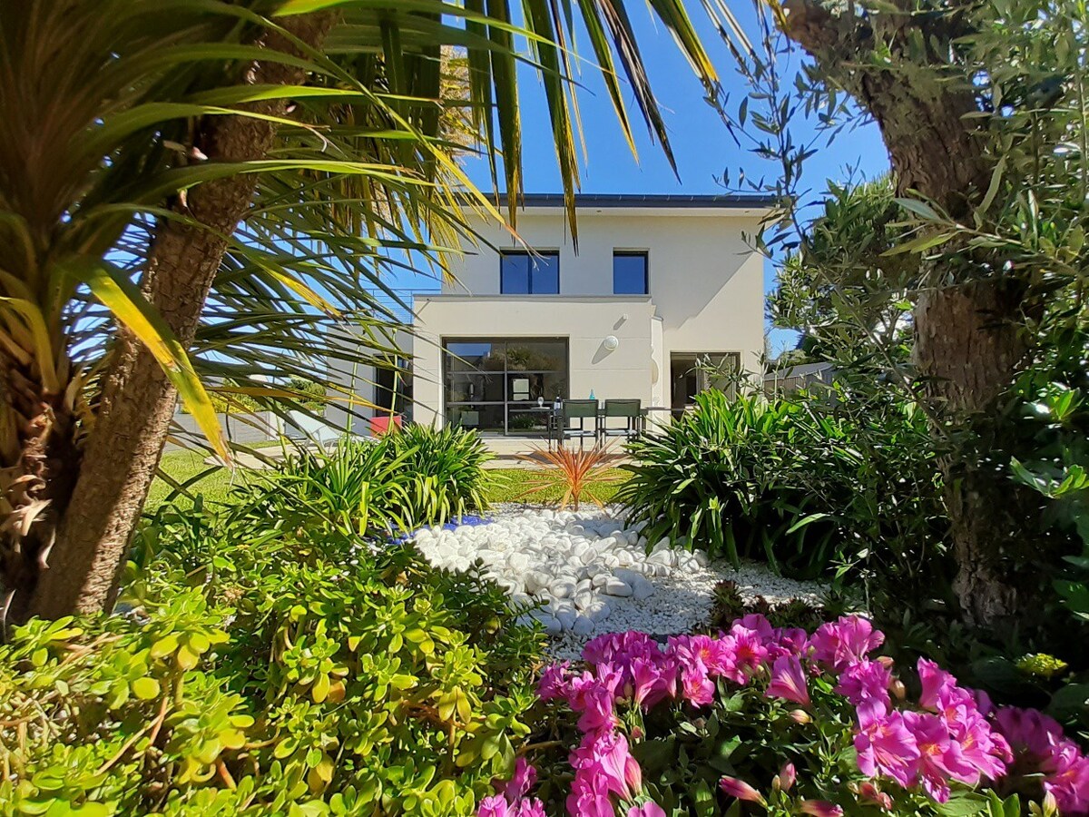 Villa contemporaine de charme, la plage à pied