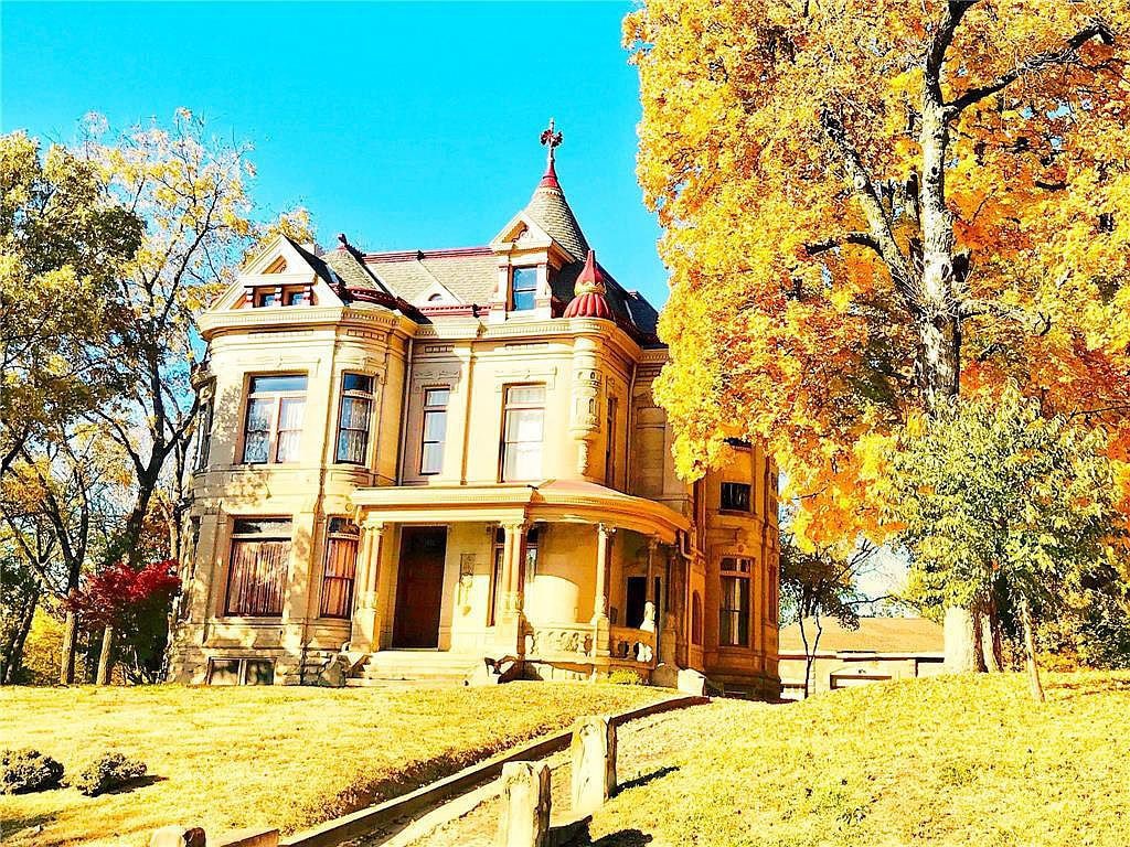 Robison Mansion 
est. 1888
