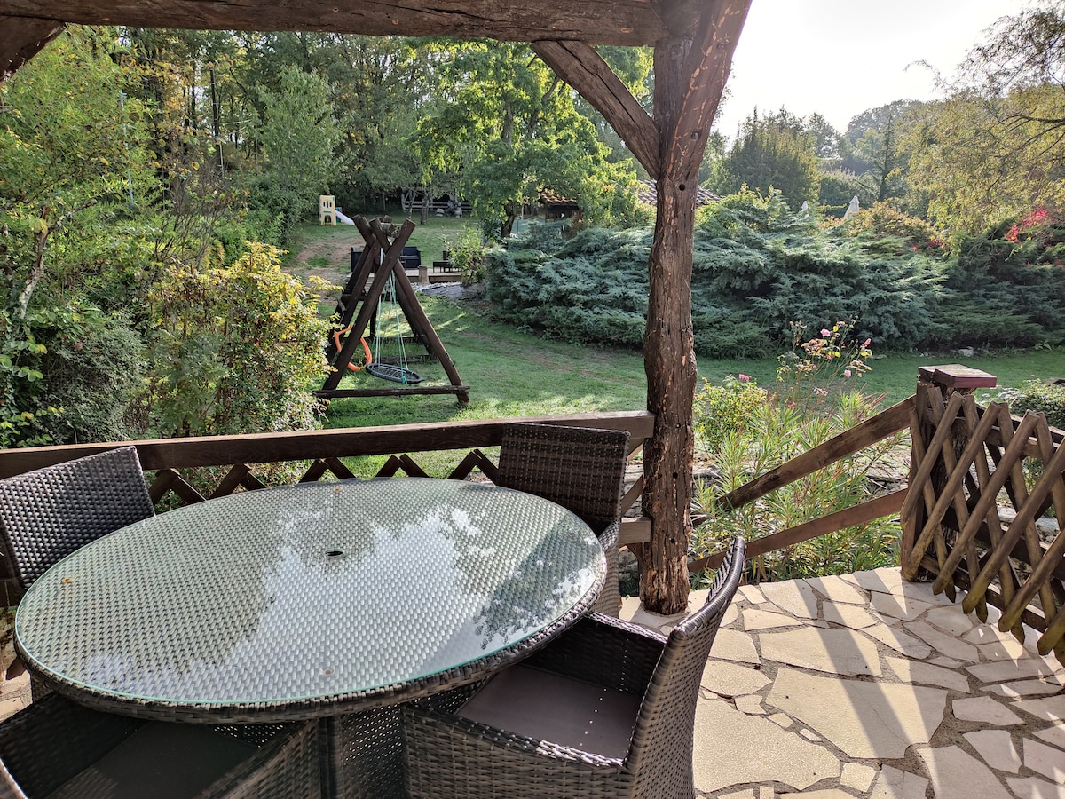 Gîte de charme avec vaste jardin, idéal famille