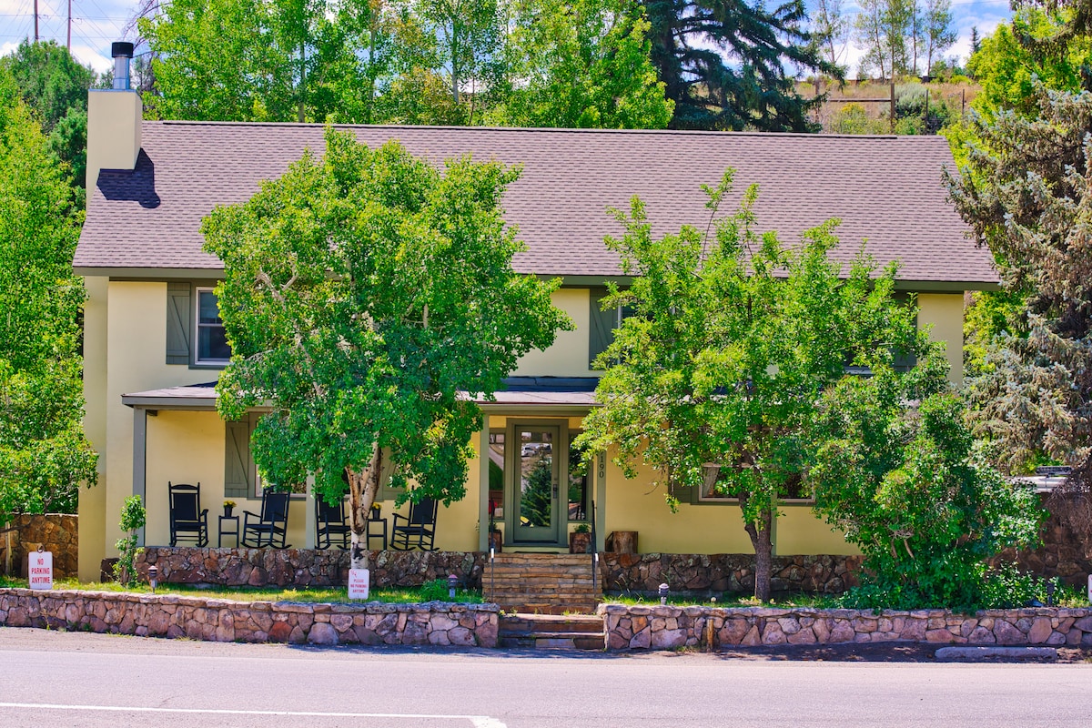 The Historic Wolcott Inn - The Heart of the Vail Valley