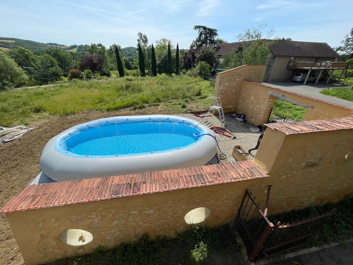 Gîte climatisé avec jacuzi et piscine au calme