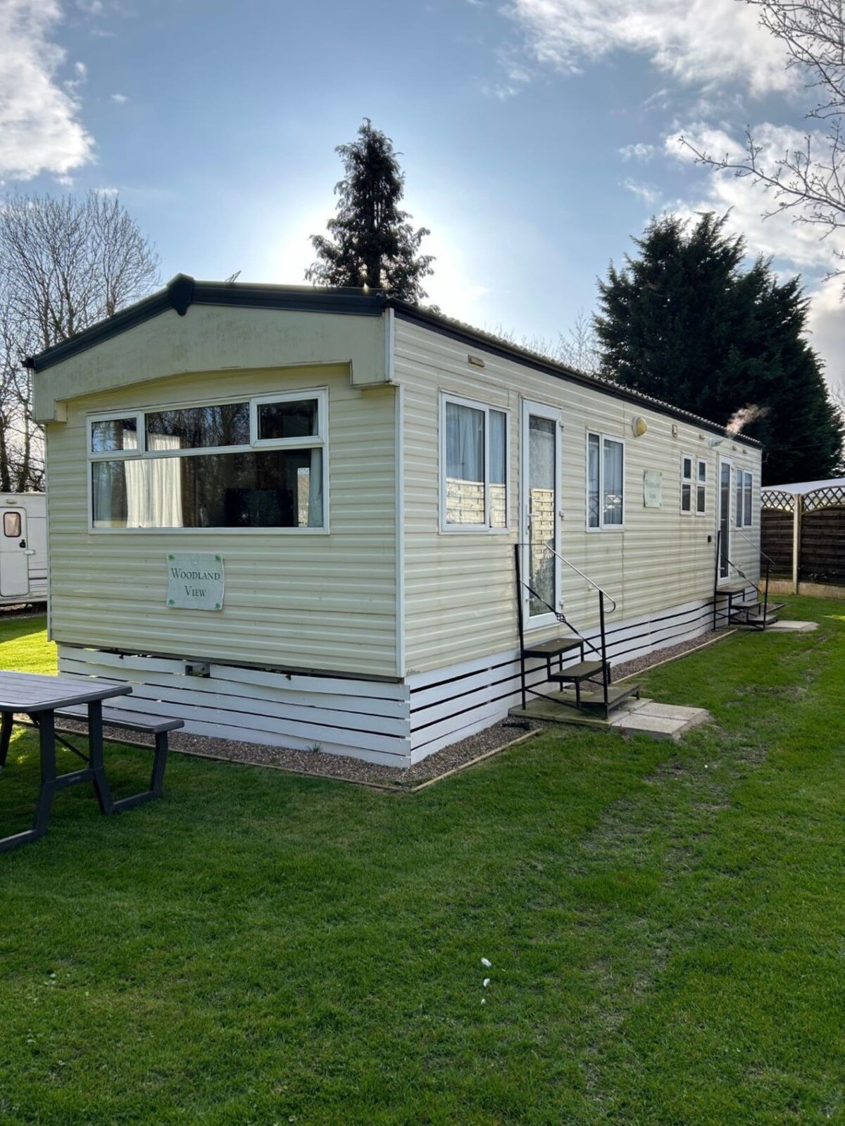 Woodland View Caravan (Sleeps 6) Pet Friendly