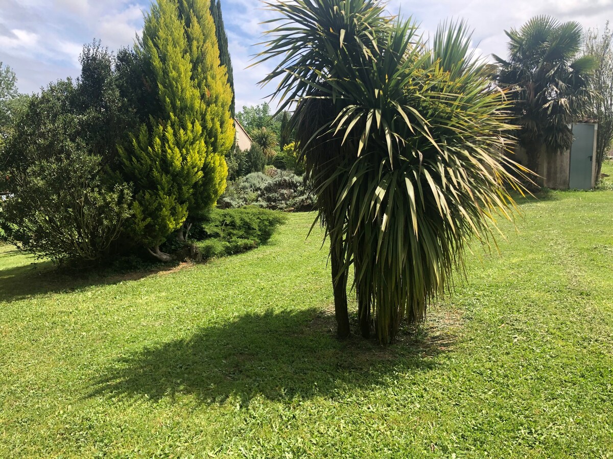 Maison avec piscine et nature dépaysante