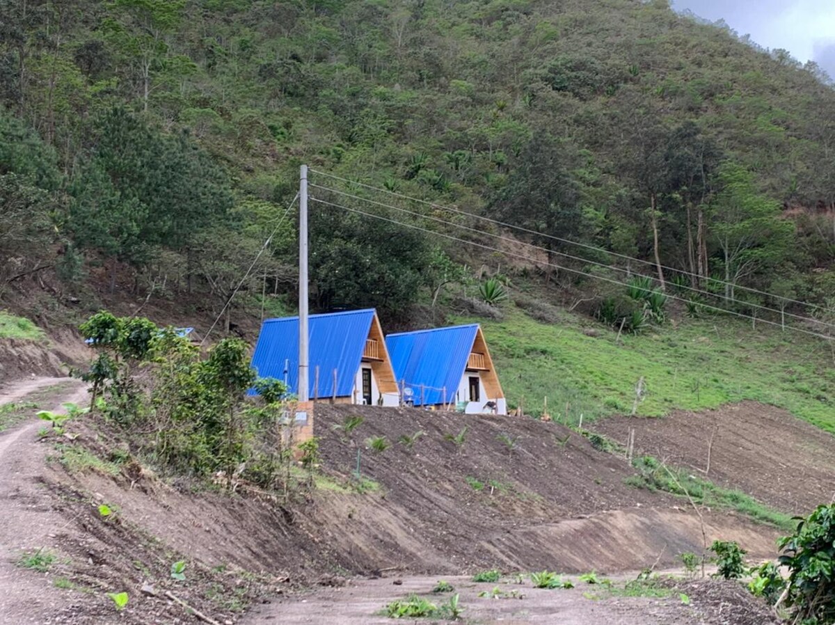 Cabañas en medio del campo