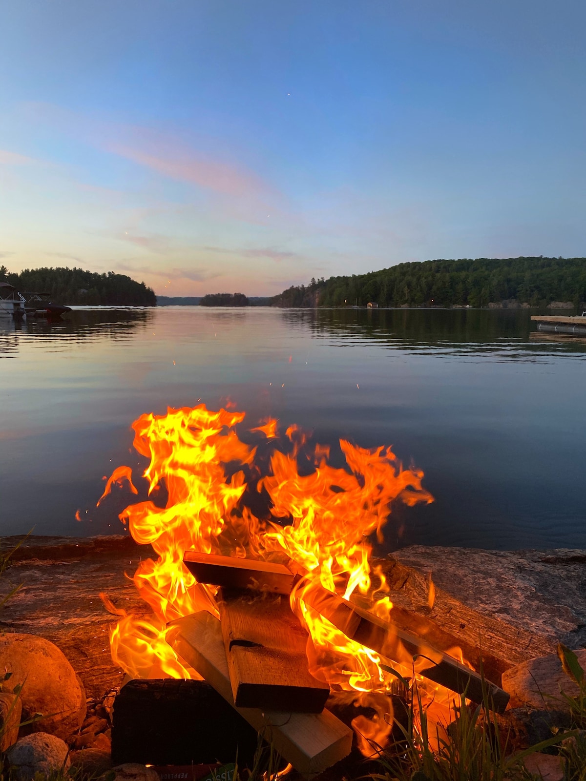 All season lakefront paradise, spectacular views