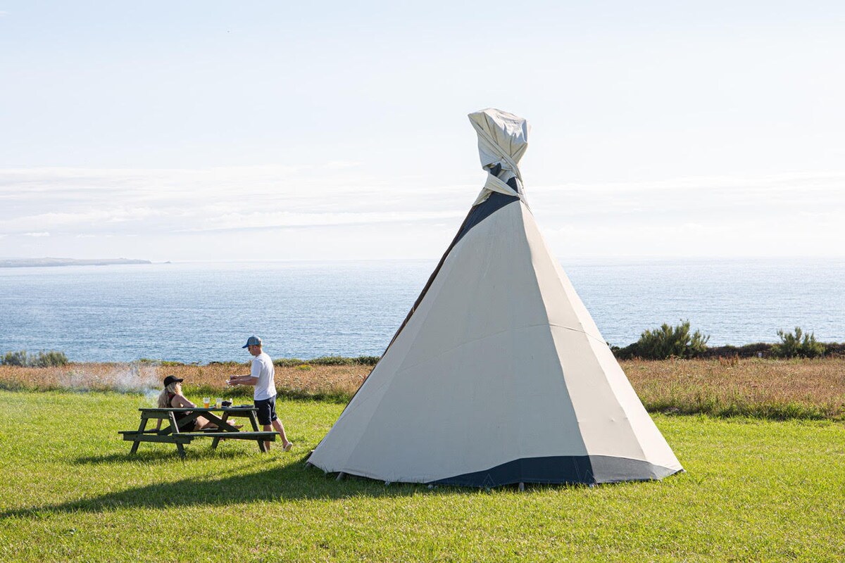 Off grid cliff top tipi with stunning sea views