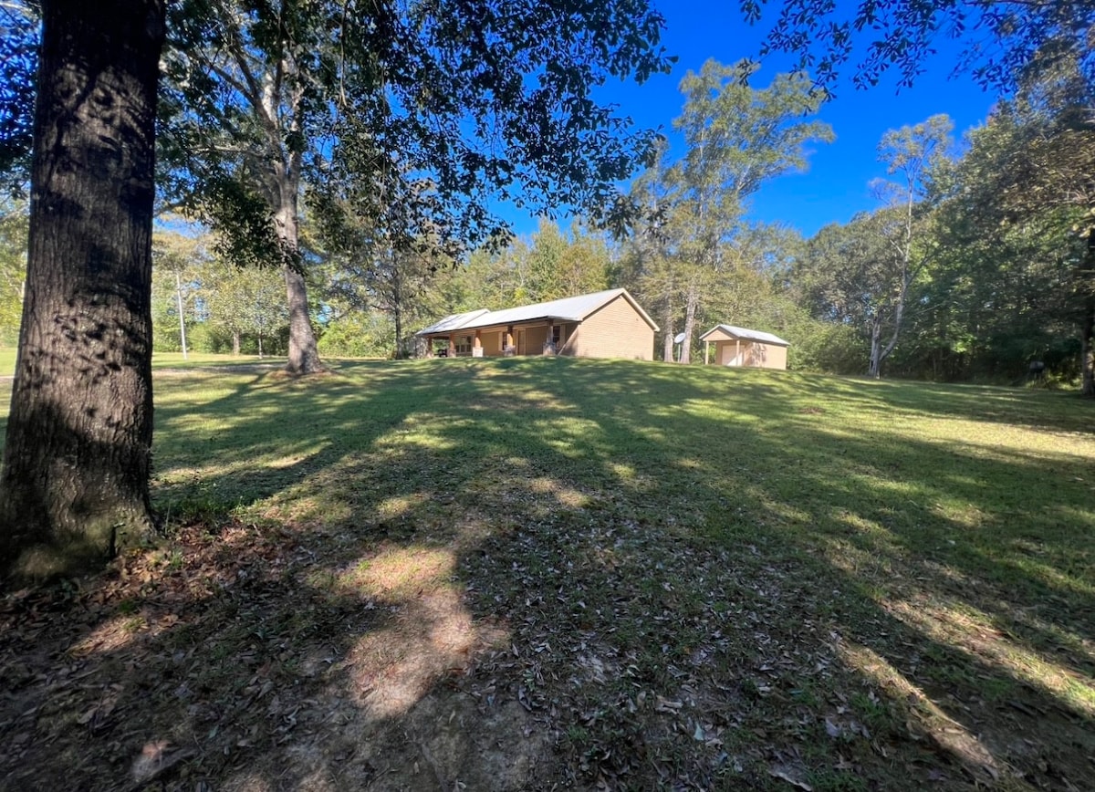 Glamping-Style Cabin on 21 acres *all to yourself*