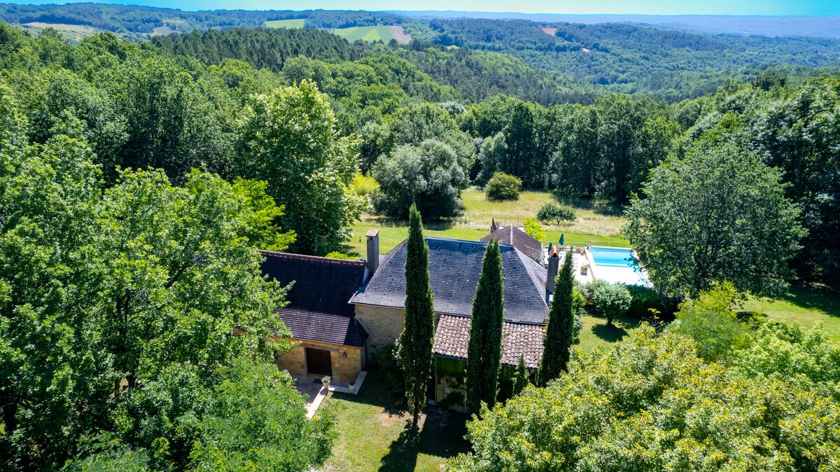 Elegant house, in Périgord, heated swimming pool
