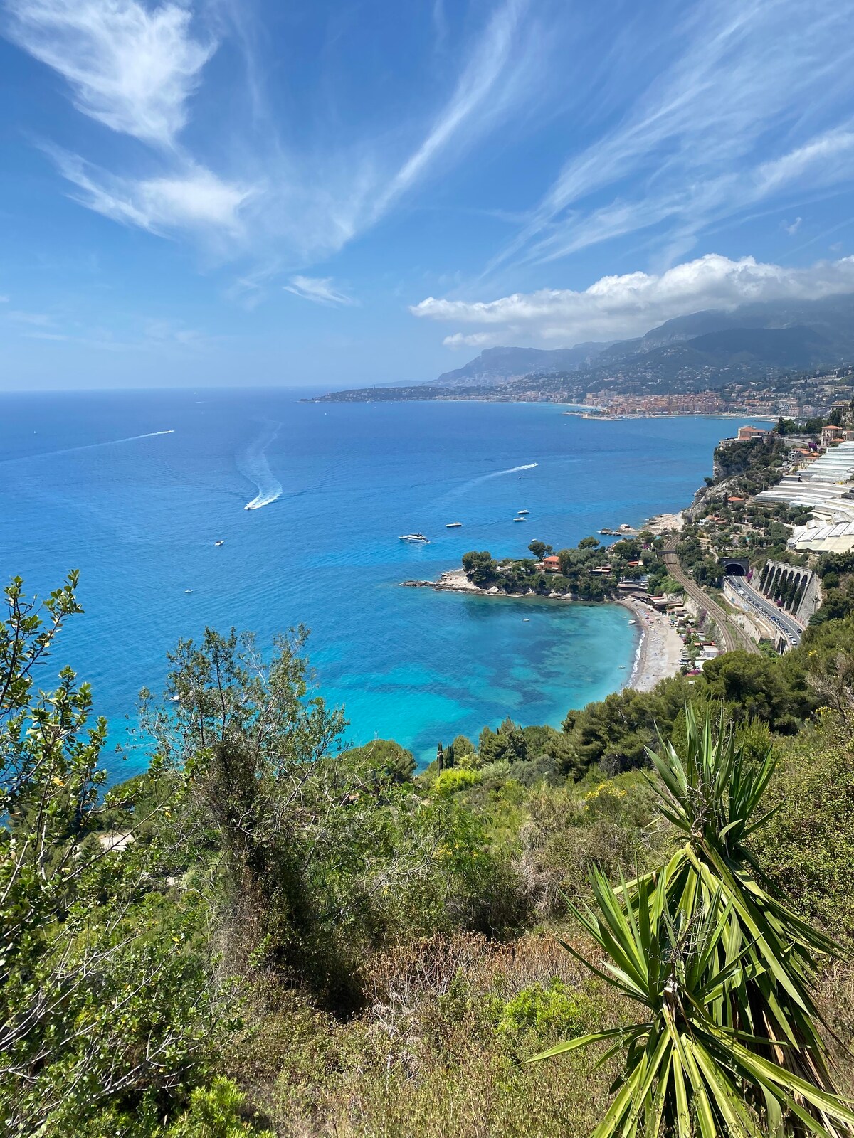 在利古里亚（ Liguria ）享受阳光明、大海和山脉！