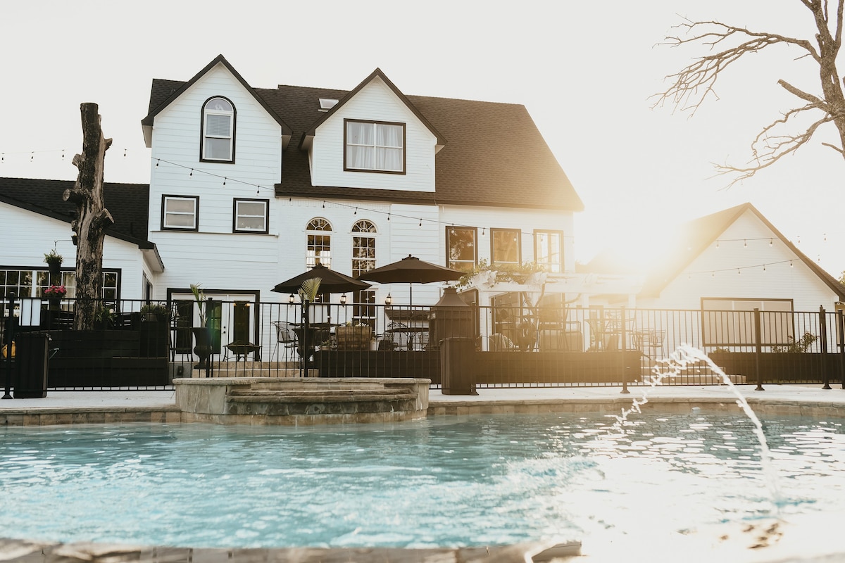 White Oak Lodge -德克萨斯州大小的泳池和24英亩的住宿加早餐