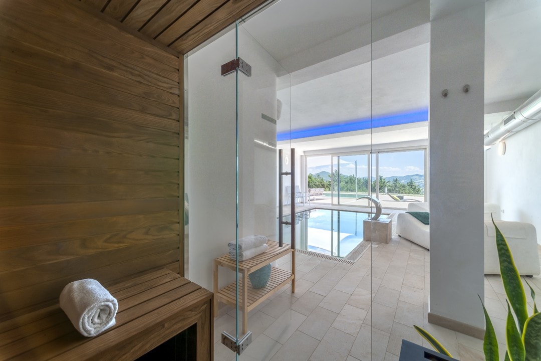 MarcheHoliday Villa Montefalcone sauna e piscine