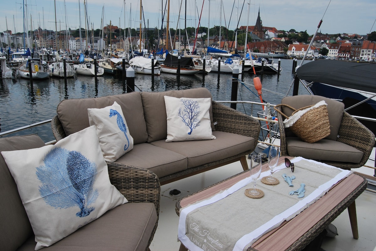 Hausboot mit Meerblick und Sonnenterasse