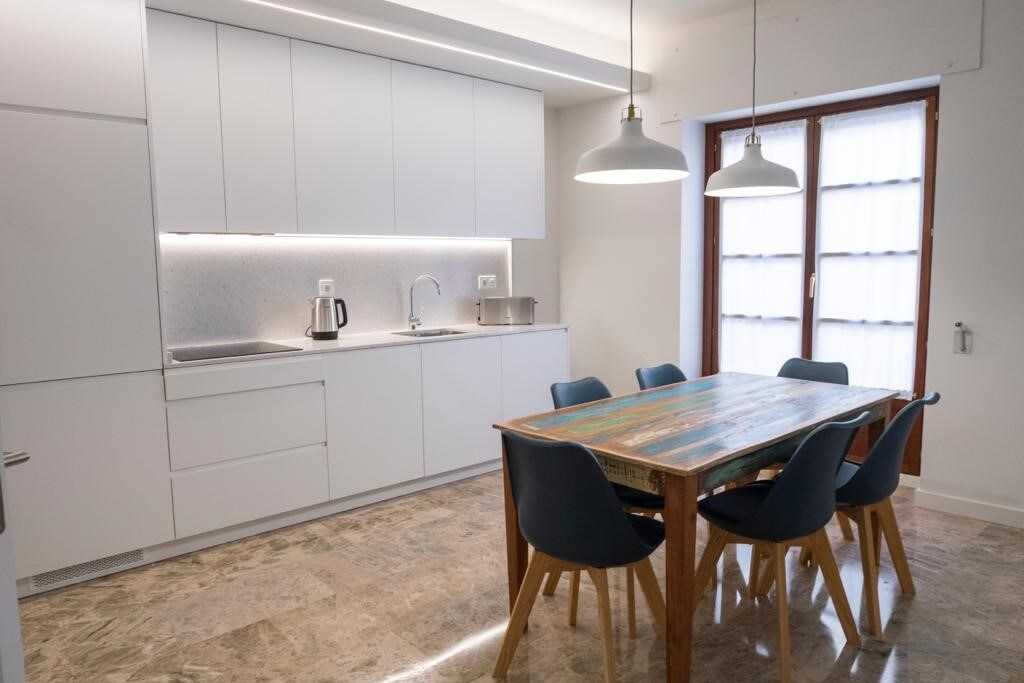Exclusive Apartments on Calle Alfonso I