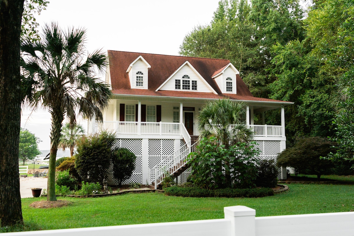 Waterfront on Lake Wateree / Simply Perfect