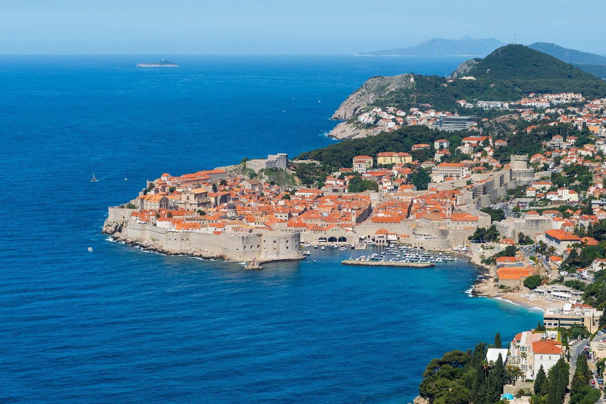 杜布罗夫尼克拉帕德（ Dubrovnik Lapad ）海滩附近的单卧室