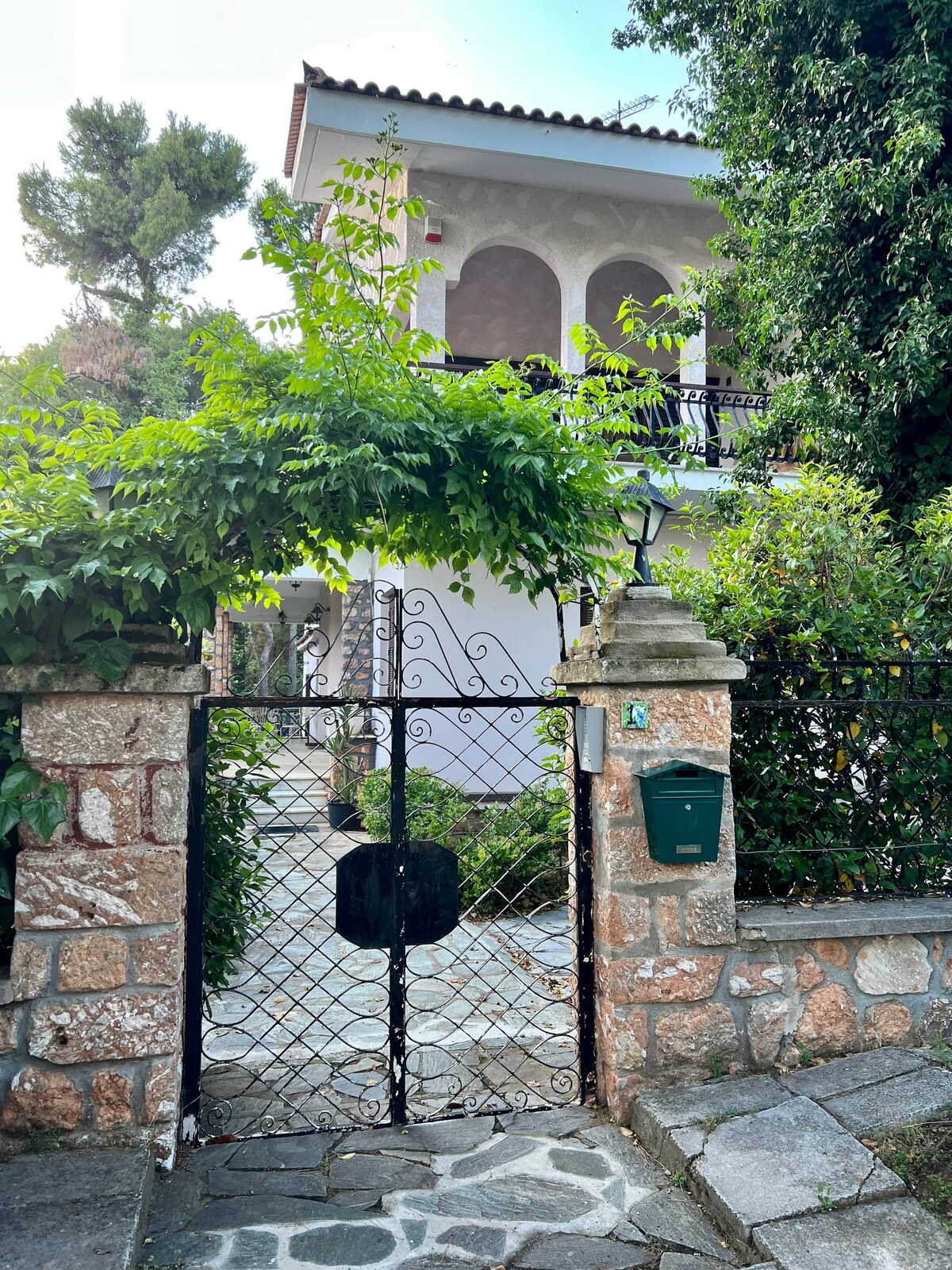 Family apt with beautiful garden