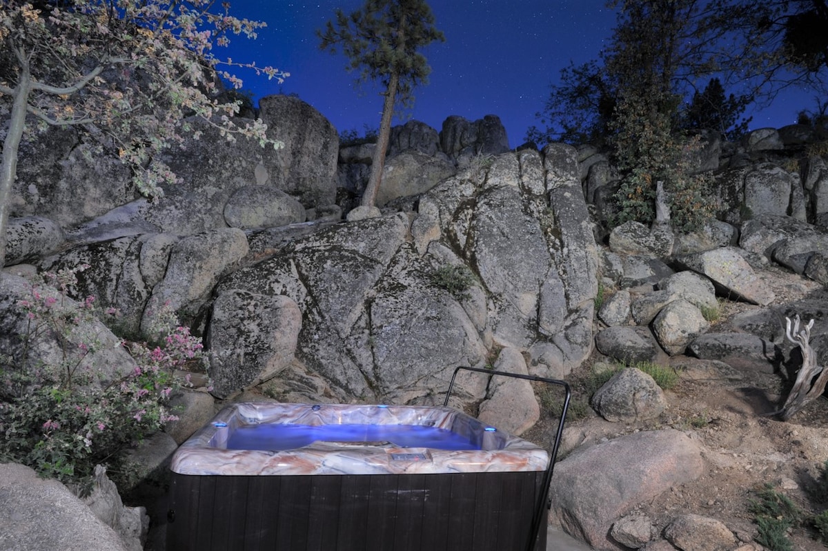 Hilltop Boulder Shack |热水浴缸·加大双人床·景观