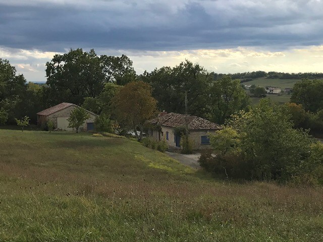 BELLE FERME QUERCYNOISE DANS PARC DE 1.6 HECTARES