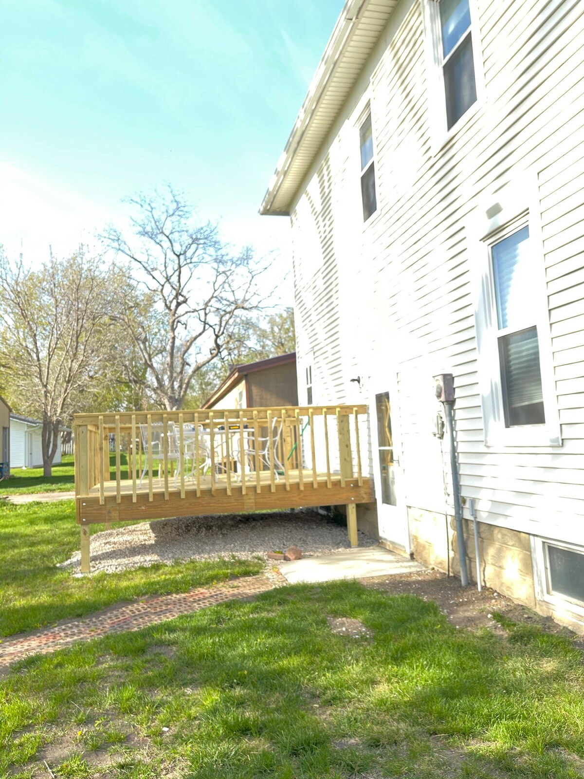 Historic 2 bedroom, loft, remodeled kitchen & bath