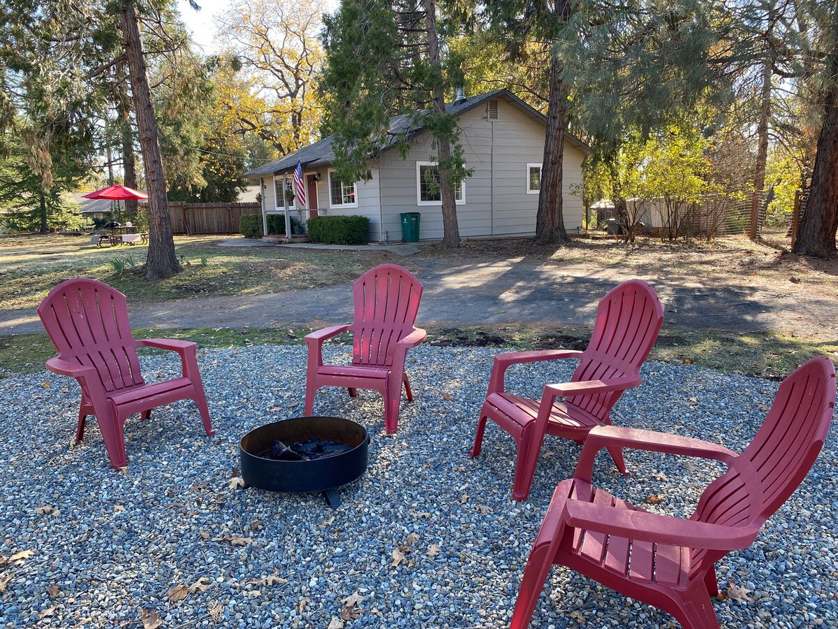 Wine Country Cottage in the heart of Apple Hill