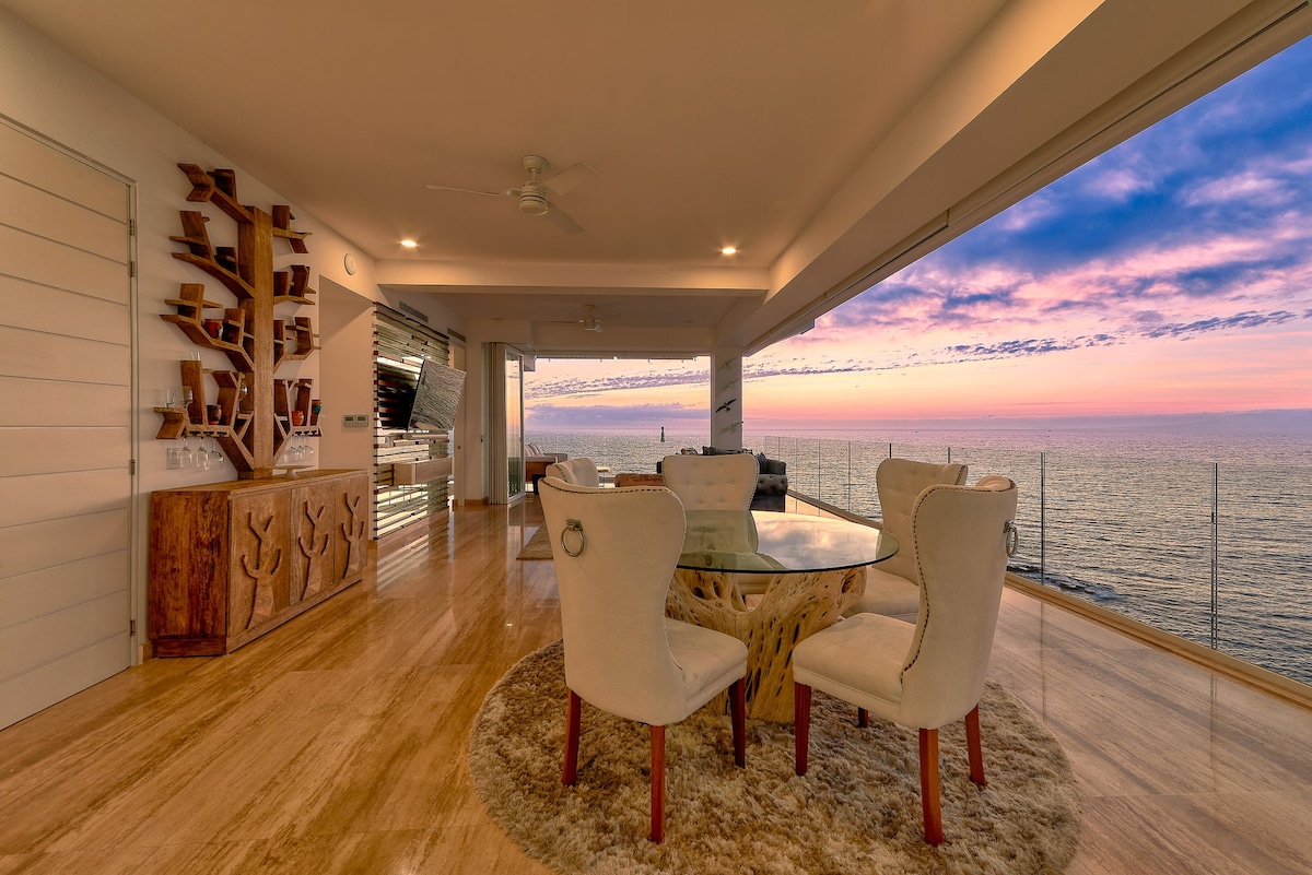 ORCHID CORNER UNIT - LUXURY BEACH FRONT