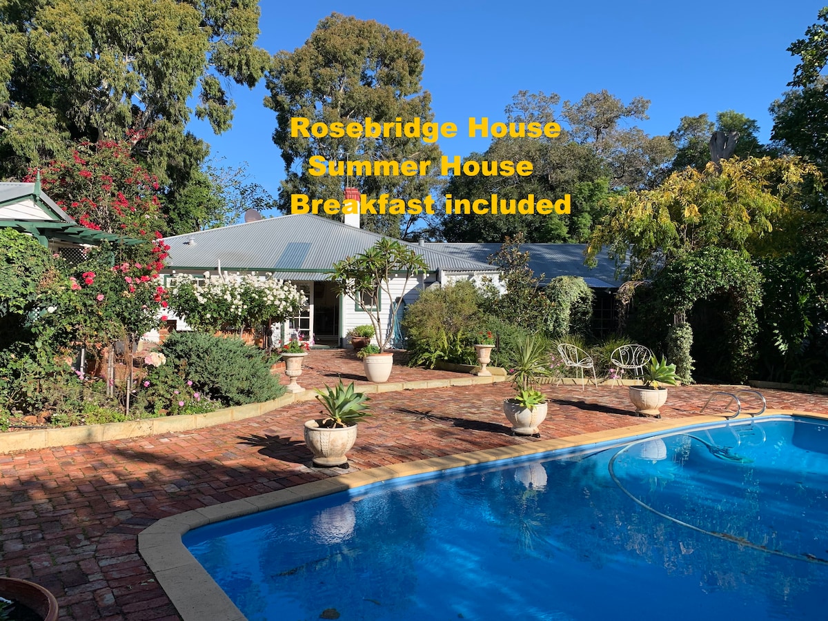 Rosebridge Luxury B&B Adult Retreat-Summer House