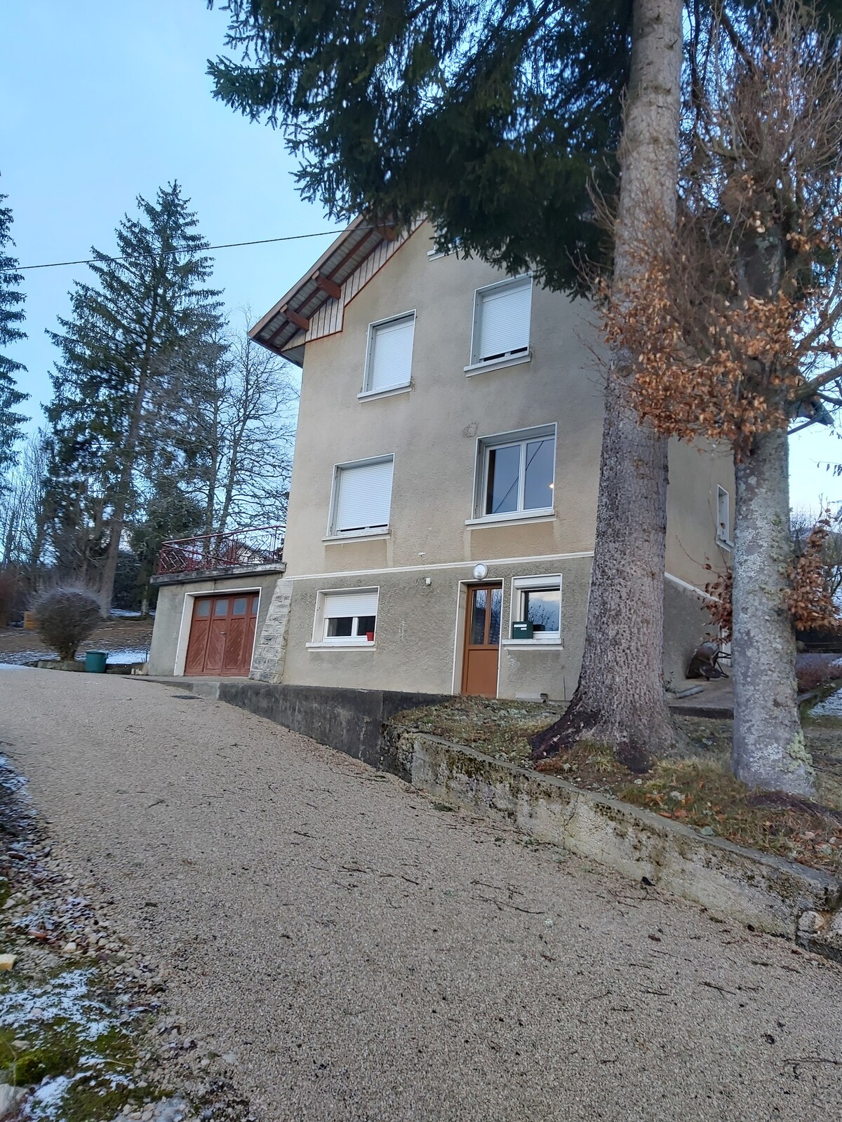 maison de village entière dans le Jura (HautDoubs)