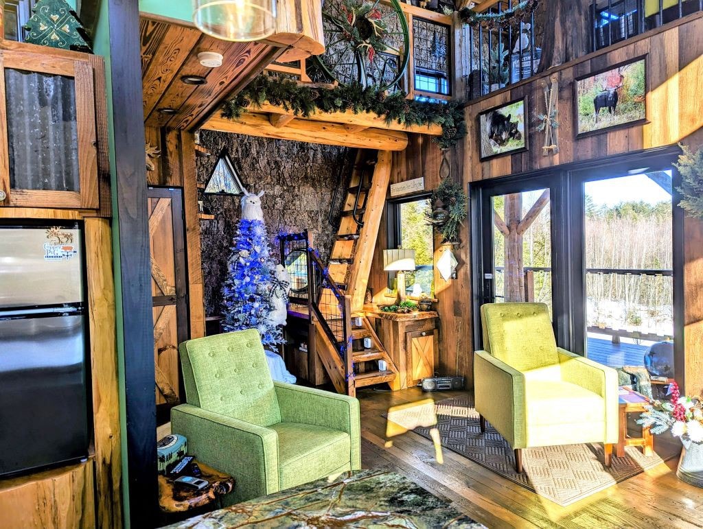 Tranquil Treehouse on 34 acres, Pond, Mtn. views!