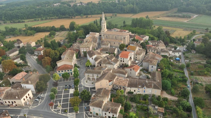 Cahuzac-sur-Vère的民宿