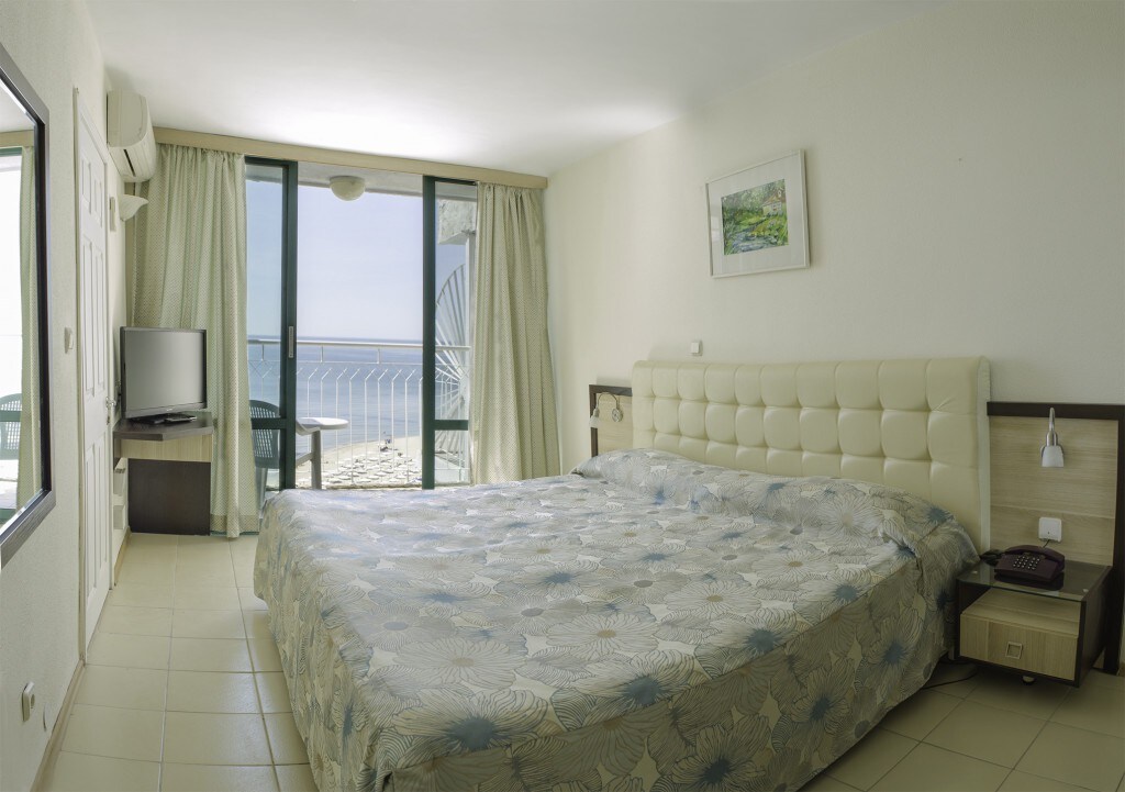 Balconies on sea - apartment in Hotel Boryana 3*