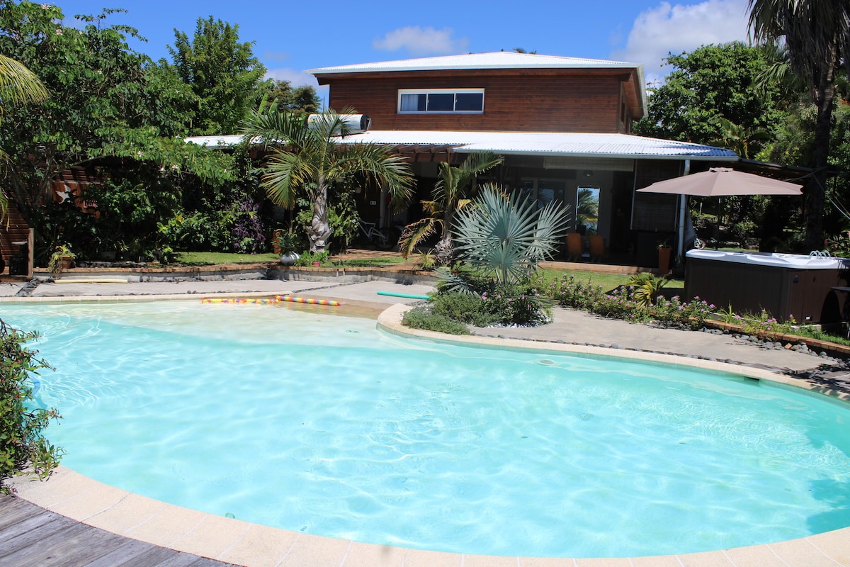 grande villa  piscine, jacuzzi et vue  sur l'océan